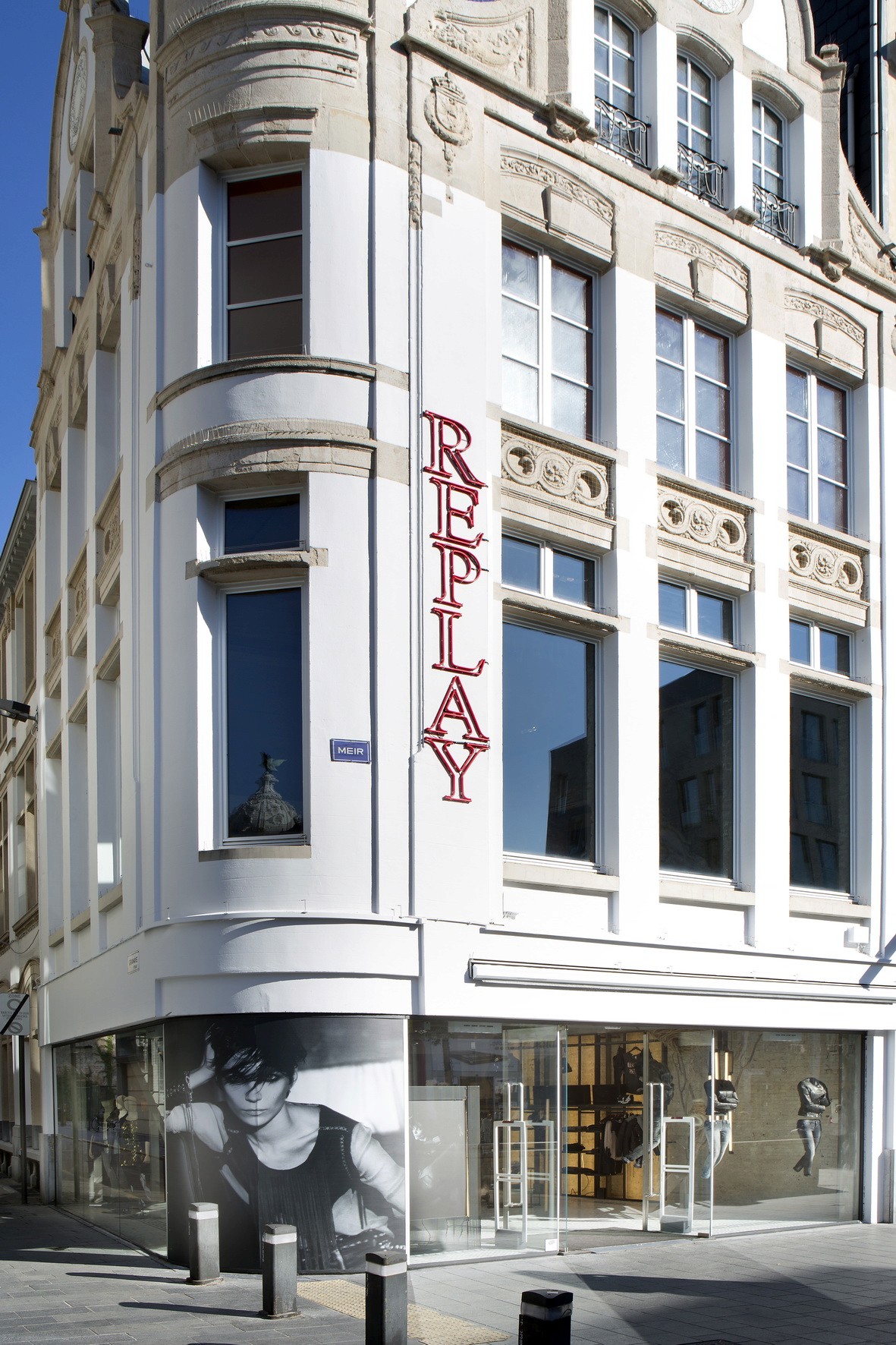 Replay, Brussel