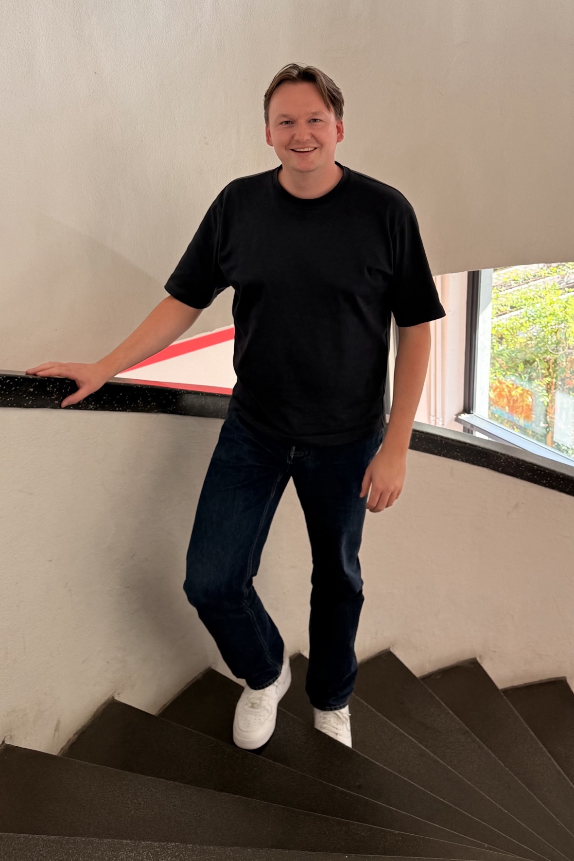 Cees Weerd, Officemanager